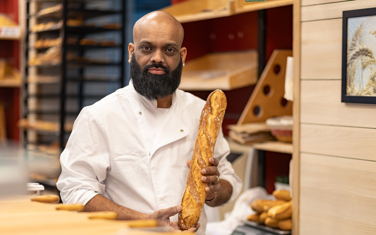 The Quest for Paris's Best Baguette: Élysée Palace Supplier